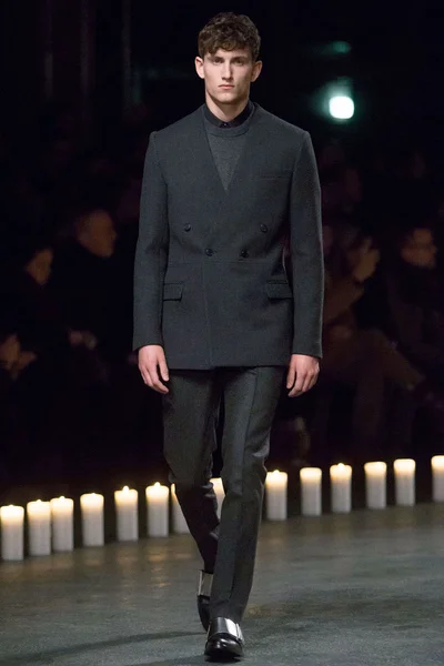 Look 8